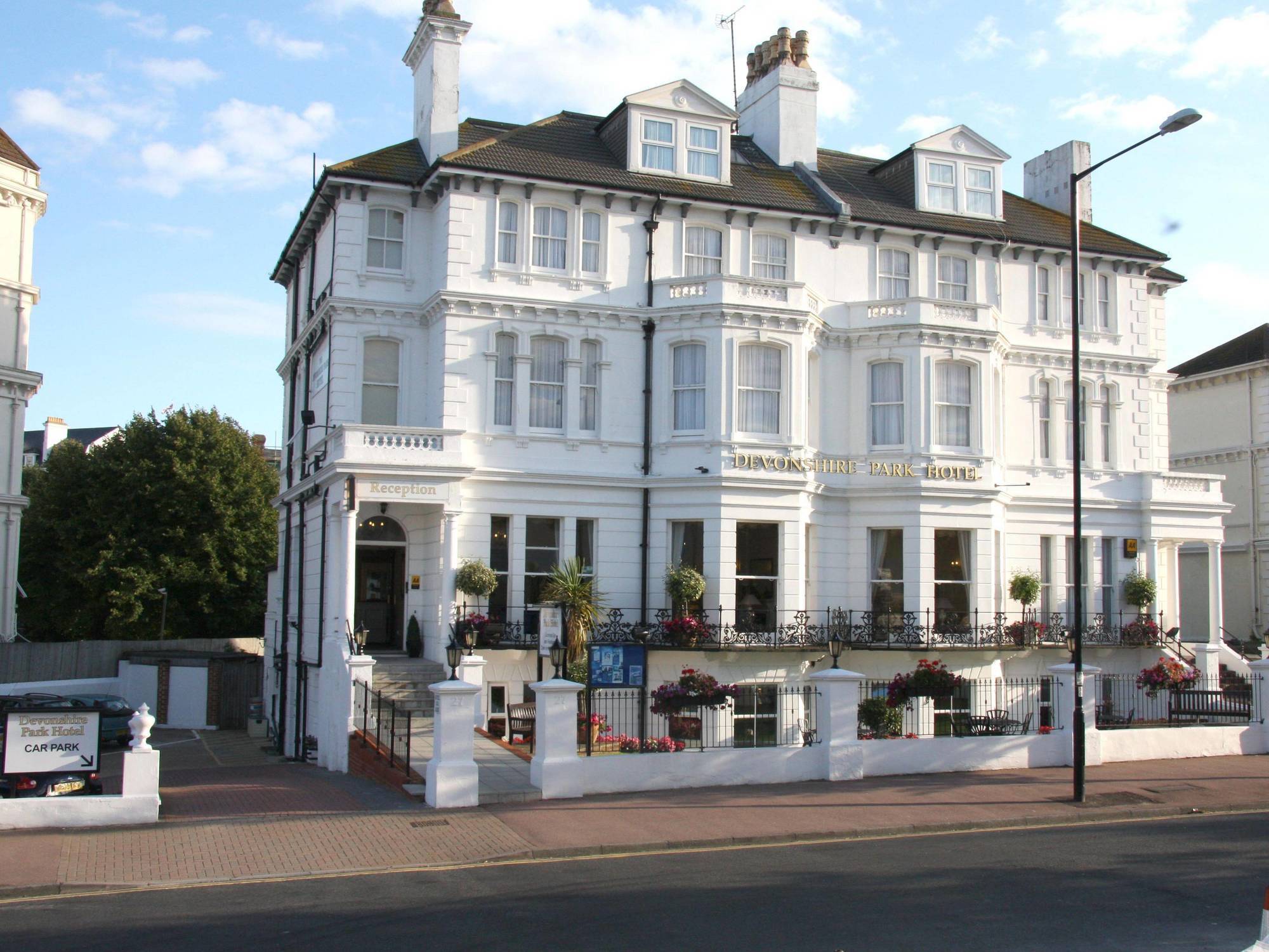 Devonshire Park Hotel Eastbourne Eksteriør billede