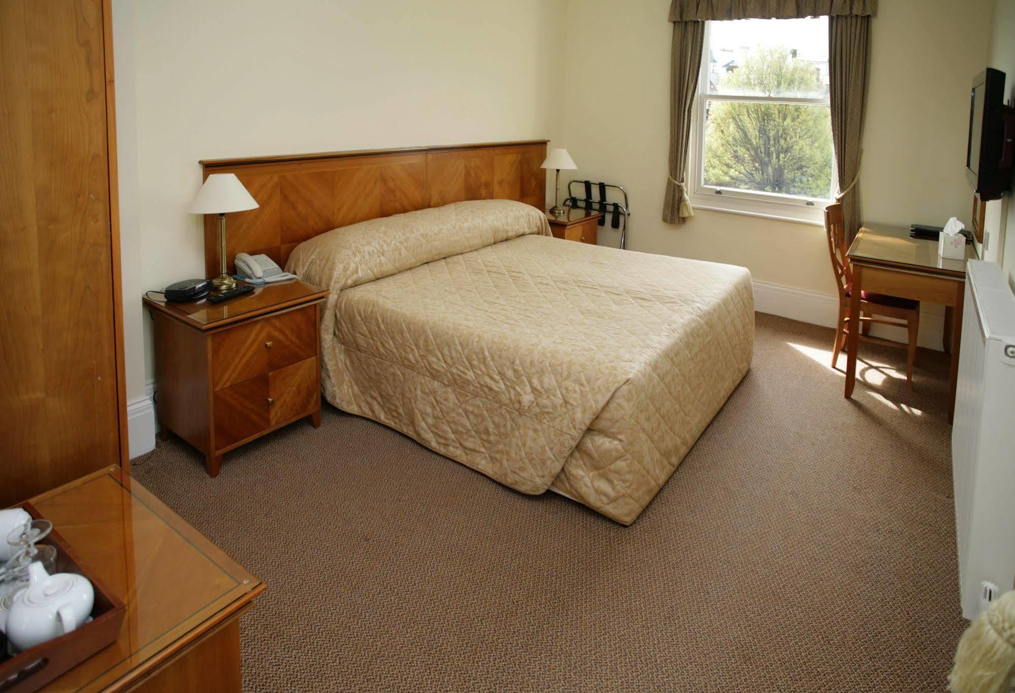 Devonshire Park Hotel Eastbourne Eksteriør billede