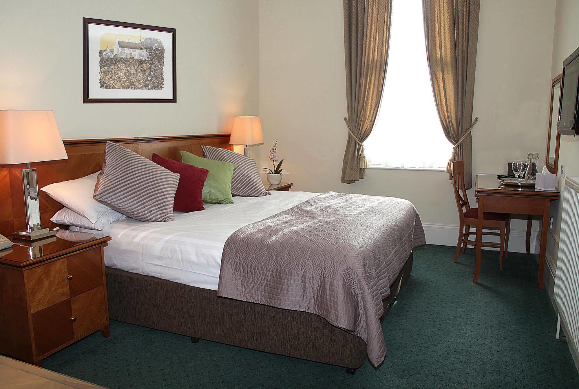 Devonshire Park Hotel Eastbourne Eksteriør billede